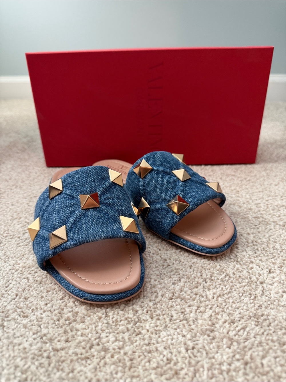Valentino Slides